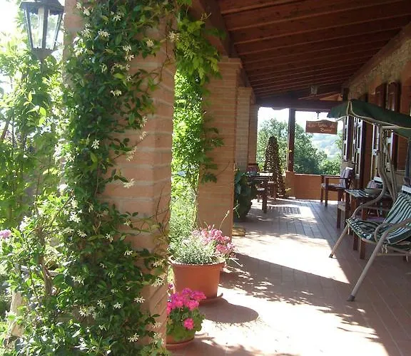 مزرعة للإقامة Farm Agriturismo La Borgaccia Baiso